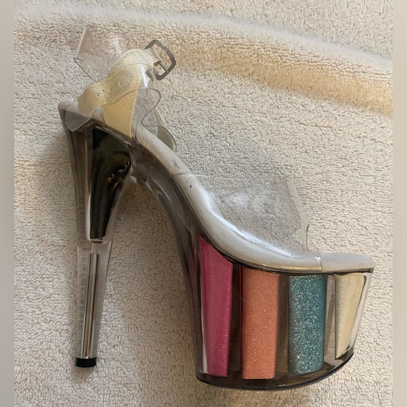 Ellie Shoes 7” heel with multicolored glitter platform. - Picture 6 of 6